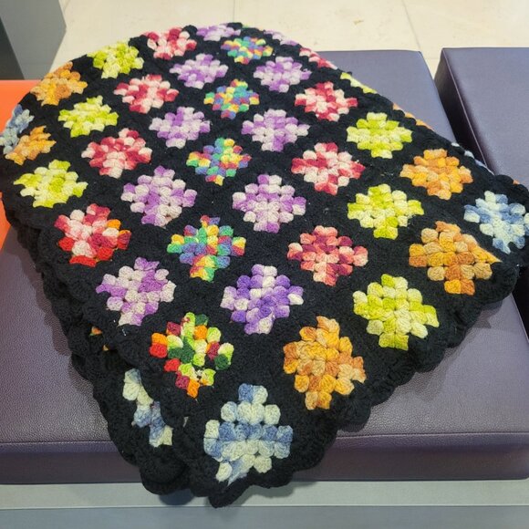 GRANNY SQUARE ROSEANNE BLANKET CROCHET THROW VINTAGE RETRO 55" X 48" COUCH CHAIR - Picture 4 of 10